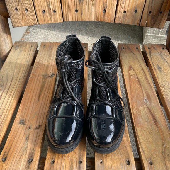 Sorel Major Black Patent Mesh Boot Size 6 Leather Ankle Bootie - Picture 9 of 16